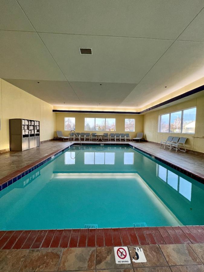 Reston Inn & Suites Spencer Екстер'єр фото
