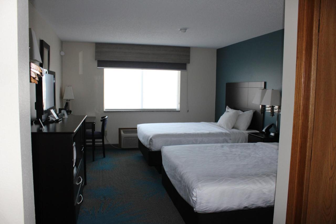 Reston Inn & Suites Spencer Екстер'єр фото