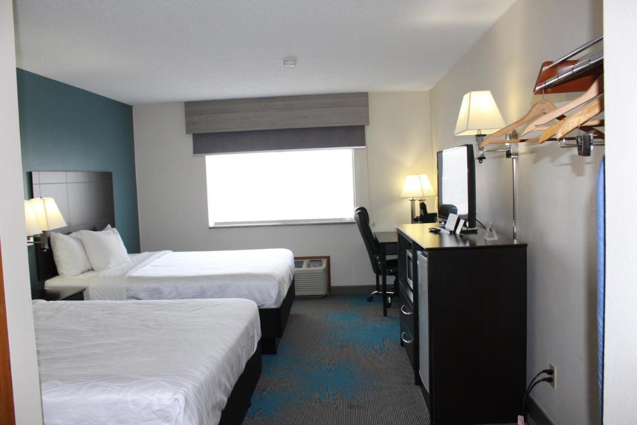 Reston Inn & Suites Spencer Екстер'єр фото