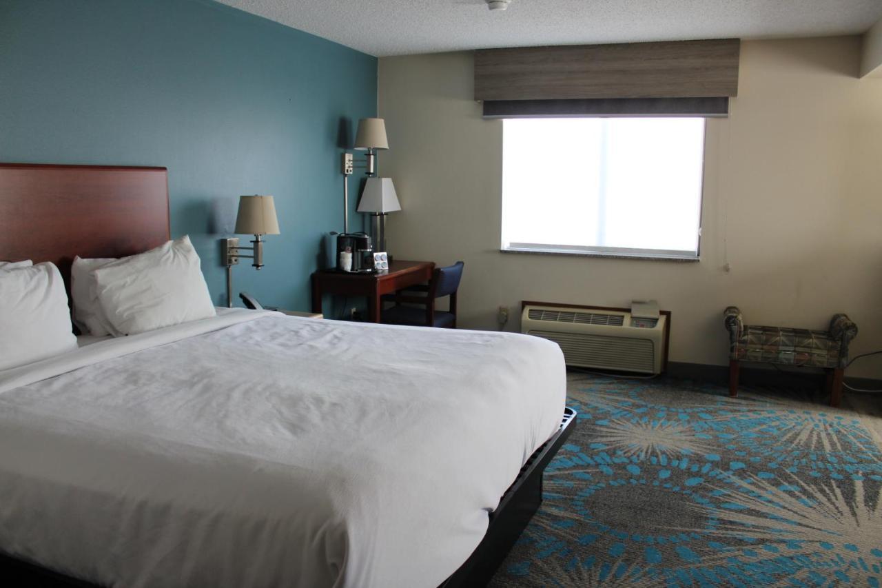 Reston Inn & Suites Spencer Екстер'єр фото