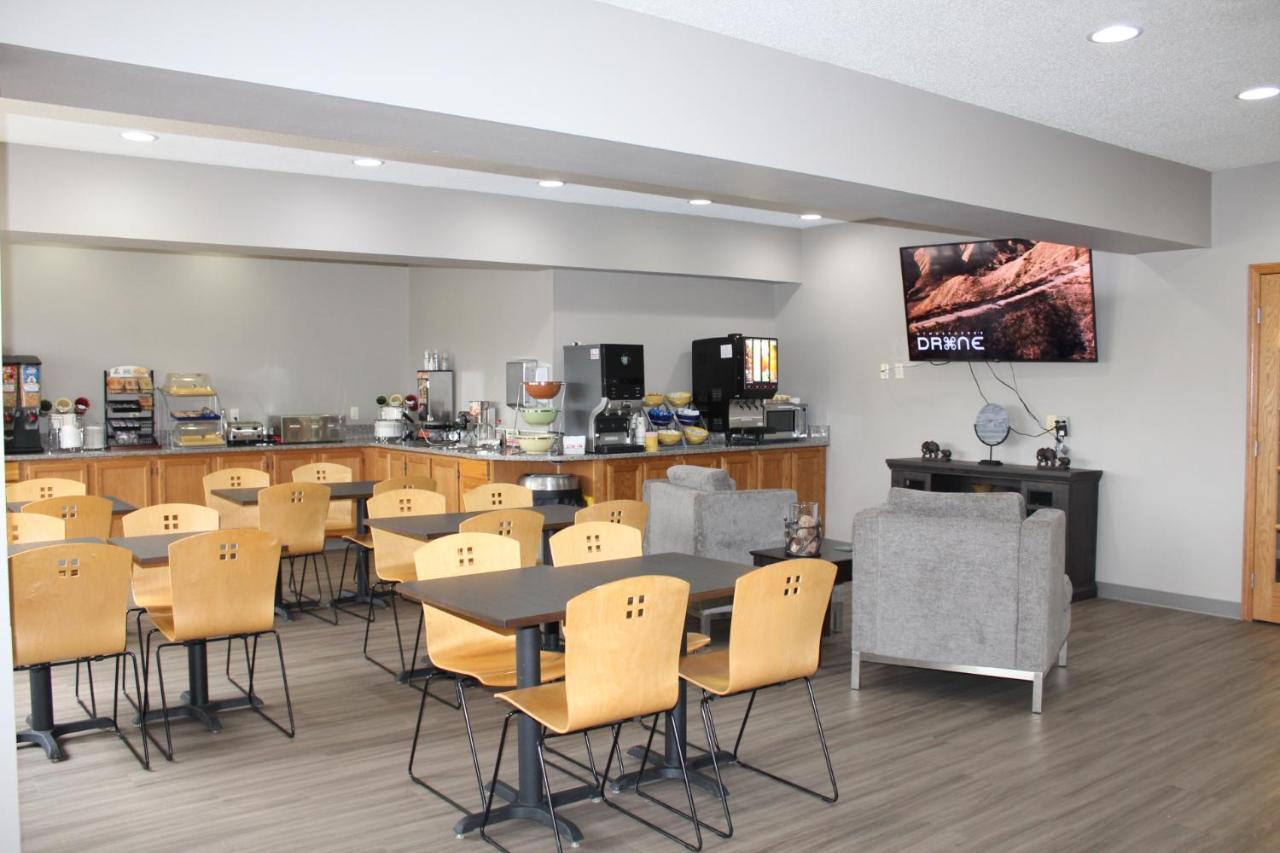 Reston Inn & Suites Spencer Екстер'єр фото