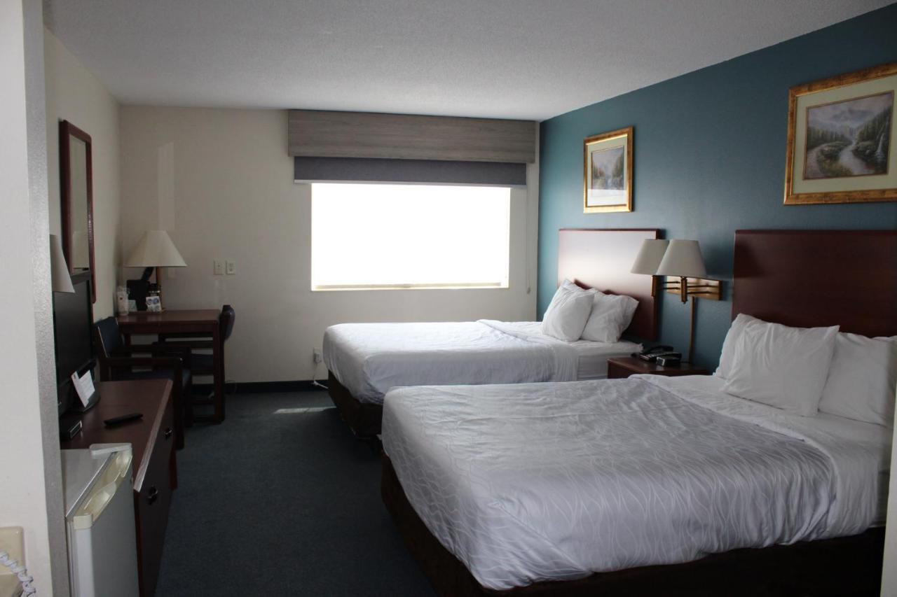 Reston Inn & Suites Spencer Екстер'єр фото