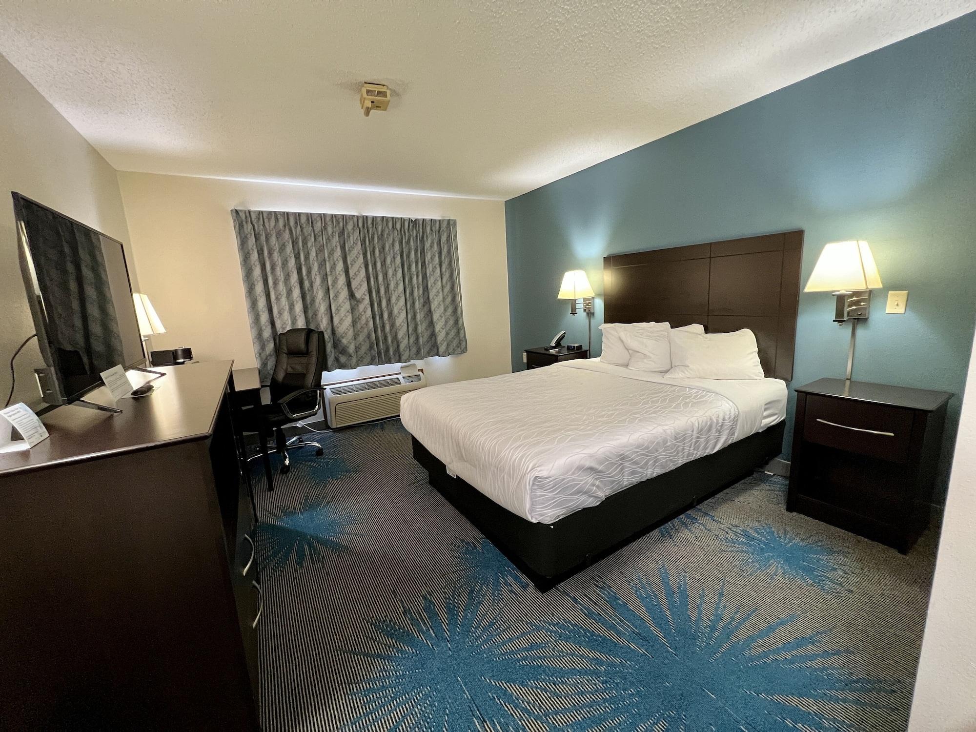 Reston Inn & Suites Spencer Екстер'єр фото